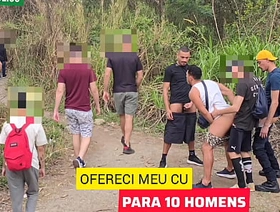 LEVEI 2 AMIGOS HÉTEROS PARA FODER MEU CU EM PÚBLICO, ONDE HOMENS COSTUMAM FAZER CAMINHADA. ENQUANTO CADA UM SE RESERVA PARA COMER MEU CU, UMA PLATEIA DE HOMENS OBSERVA E SE MASTURBAL. korean twink porn gay