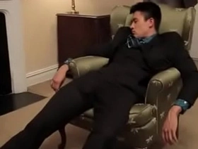 西装帅哥被弄晕 chinese gay porn bareback