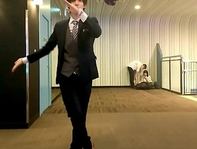 日本のカップルと踊るおじさん hot close off daddy gay porn