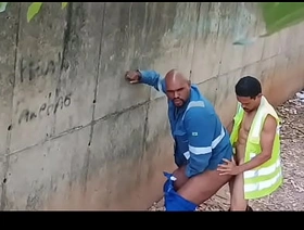 Trabalhadores vão atrás da obra fuder hot black porn gay