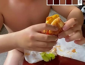用食物汉堡包自慰射出后当成调味料吃掉 blissful japan output porn