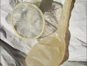 积攒一个月的精液，避孕套射精 hot korean guys gay porn