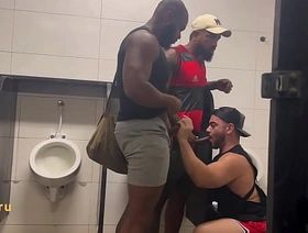 BANHEIRÃO, AVENTURAS DO CARNAVAL DO NURU gay hot underwear porn