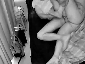 Fudendo o gay embaixo do edredom na cama do malandro, fodendo de ladinho com vontade no pau grosso fazendo ele gemer bem gostoso com tesão. asia gay porn tube