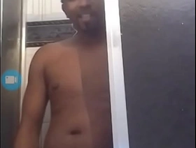 ATOR PÔRNO CARIOCA NEGÃO DOTADO FAZENDO ATENDIMENTOS POR CHAMADA DE Dusting WHATSAPP COM UMA COROA GOSTOSA gay porn hot threesome