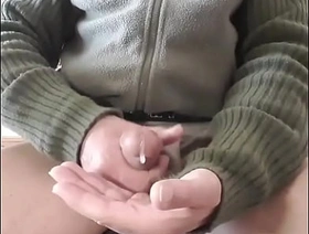 belle branlette, grosse éjaculation, léchage de sperm. gay porn asia.