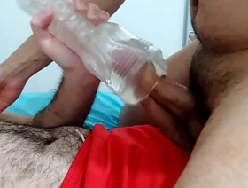 Compartilhando o Cuzinho de Brinquedo e Gozando Dentro Juntos merry hot latino porn