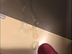 公衆トイレで射精 korean drama unconcerned porn