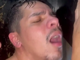 BRANCO CONHECE AMANTES GAYS EM UM GLORY HOLE EM UMA FODA BAREBACK - COMPLETO NO RED hot+gay+porn