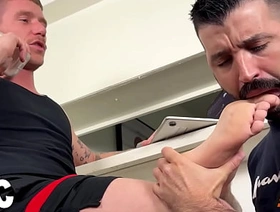 College Jock Colt Spence Finishes Homework While Getting Worshiped by Nick Charms korean ass gay porn