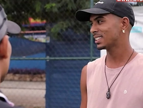 Médico mamando o pirocão do paciente hot body porn gay