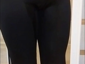 Yannik fait pipi dans leggings merry korean cube porn