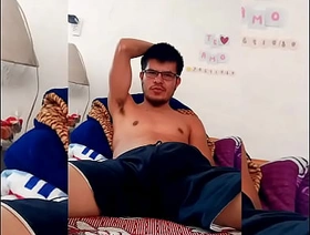 Ven a acariciarme la verga, mi esposa salió y estoy solo en casa hot gay asians porn