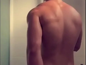 Novinho marrento tomando banho korean cum gay porn