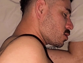 O CUZINHO CHEGA PISCA QUANDO O MACHO DA VIZINHA VEM PEDIR AÇUCAR LOGO CEDO, FODE E VAI EMBORA. chinese tiktok gay porn