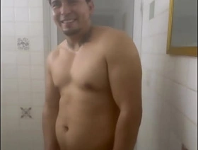 Me encanta cuando me invitan al vapor para verme desnudo y después me manosean y me terminan convenciendo de que me los folle gay porn hot hunks