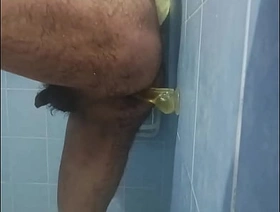 Dándome rico en la ducha y haciendo mi primer mamada a un dildo hot missionary gay porn