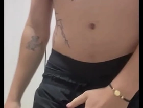 Me gusta venirme a chorros asi se siente mucho mejor, Disfrutalo gay porn jap dirty