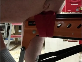 Penetrazione dolorosa con grosso butt plug hot muscle teen gay porn