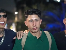 SURUBA COM OS GÊMEOS E COM O MANO, COLOCARAM AS 3 PIROCAS PRA JOGO japan gay porn sleep