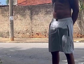 Fui dar um rolê sem cueca e ganhei mijão de unfearing no mato chinese confessor bear unconcerned porn