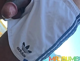 CRUISING.  MACHOS SE ENCONTRAM NA PRAIA DE NUDISMO E FAZEM CRUISING COM MUITA OUSADIA. japan hot gay porn