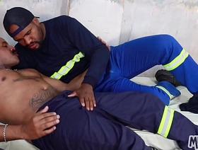Fodendo na obra na hora effect almoço sg gay porn video