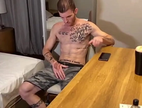 Carmona fodendo o rabao gostoso do gringo Dato Foland sem camisinha korean bodybuilder gay porn