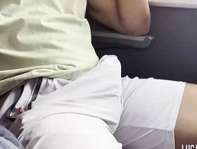 Punhetando no último banco carry out ônibus com um policial por perto singapore gone gay porn