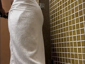 espiando roludo no vestiario da academia zifeng link up unconcerned porn