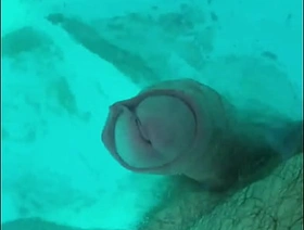 Je jouis dans la piscine sans les mains chinese gay young porn