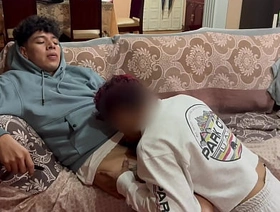 Fui a la casa de mi primastro para que me ayudara a revisar mi culo. Le pedí que me checara el ano pero termino follandome y echándome su semen adentro gay hot porn india