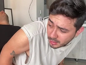 Hijastro caliente provoca a padrastro hasta que le cogio el culo se lo dejo abierto y lleno de crema taiwan gay solo porn