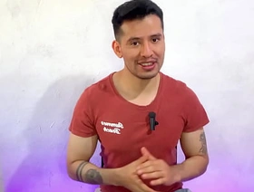 Canadiense dotado de 23cm penetra a pelo al joven mexicano en el hotel de la playa! Relato sexual gay porn hot latino