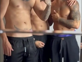 Ganhei 2 rolas de presente no Natal. - Bohemian singapore gay sex porn