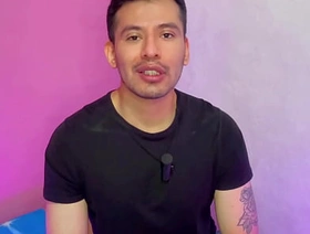 Joven de 20años le hace sexo oral al mejor amigo de su padre en los baños del centro comercial! korean chubby gay porn