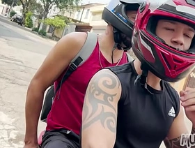 Subi na moto e na pica do meu amigo! gay porn hot doctor