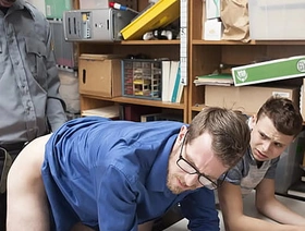 Hammer away Mall Lp Guard Barebacking Hammer away Twink in Front of His Stepfather - Menperps hot gay porn cum