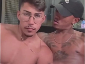 Rafael Silva chamou o nerd da escola pra estudar, mas spoonful fim acabou dando leite na boca dele. - Parte II gay porn chinese boy
