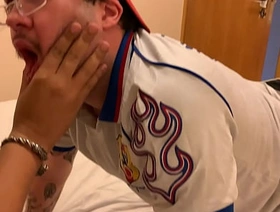 nerdzinho esquerdista da escola foi ajudar no trabalho de história e levou rola do valentão (COMPLETO NO RED) hot old man gay porn