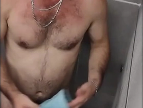 Um banho gostoso cheio de tesão. hot in excess of the market elated porn