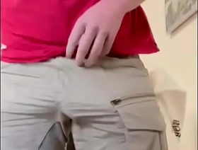 Zerschneiden von Klamotten und wixxen im Büro china gay bear porn