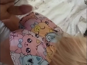 Madrasta gostosa se curva e enfia o rosto do enteado em seu doce regalo por trás ( SEX TOY ) korean bj gay porn