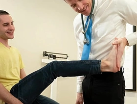 Petite Guy Had to See eradicate affect Big Man Again for Some Intimate Fun - Tinytwink korean unconcerned porn subtitles