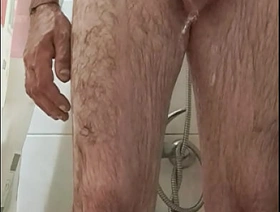 Me doy una ducha y me pongo cachondo tengo que hacerme una paja a esta gran polla asta correrme gay japan porn tube