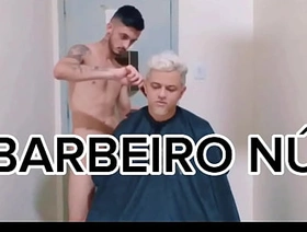 Atendimento Apex do Barbeiro mais gostoso do Brasil o Barber shop putao. Recebeu pica como pagamento. sex gay china porn