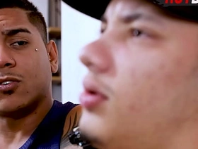 rabudo quicando na piroca do amigo! gay porn hot baleful