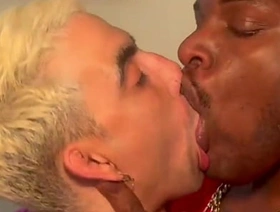 DADDYBLACK FUCKING WITH ALE chinese gay porn gym