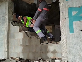 Pausa no trabalho pra fuder com o operário da elétrica massage cheerful porn asian