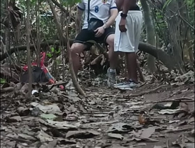 Novinho se perdeu no mato e negão ajudou ele em troca do cuzinho (COMPLETO NO RED) daddy gay hot porn